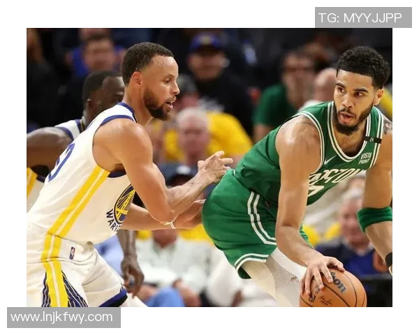 勇士与凯尔特人激战正酣比分揭晓引发球迷热议 勇士与凯尔特人激战正酣比分揭晓引发球迷热议