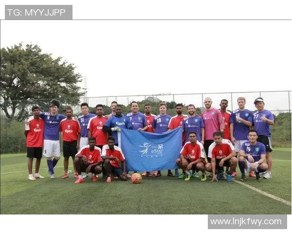 恒大与辽宁新开比分激战正酣球迷热情高涨期待精彩瞬间 恒大与辽宁新开比分激战正酣球迷热情高涨期待精彩瞬间