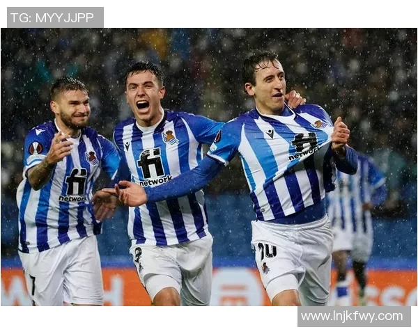 皇家社会与皇家蒂斯的精彩对决揭示西甲联赛的激烈竞争与球队实力之争